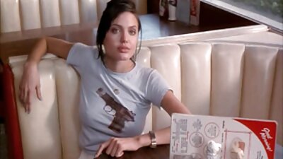 Istri dewasa yang manis bokep semi barat menunjukkan vagina dan payudara